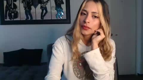 Lia Miller online show from March 11, 2025, 11:55 am