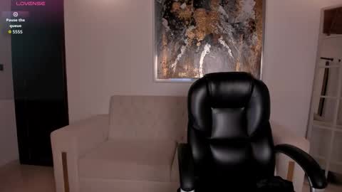 Liam online show from October 8, 2025, 4:21 am