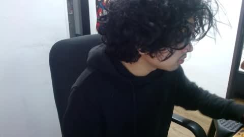 Snapshot of liamrides chatting on October 6, 2025, 2:20 am liamrides online show from October 6, 2025, 2:20 am