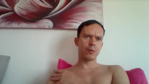 Snapshot of liamrosezn chatting on December 9, 2024, 12:08 pm LiamRose online show from December 9, 2024, 12:08 pm