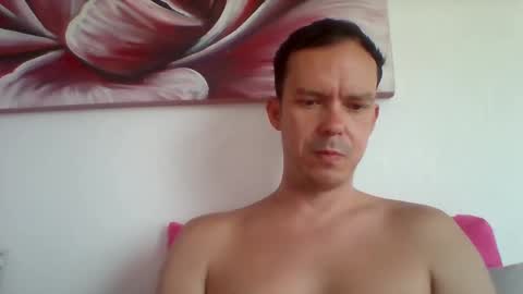 Snapshot of liamrosezn chatting on December 21, 2024, 1:32 pm LiamRose online show from December 21, 2024, 1:32 pm