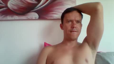 Snapshot of liamrosezn chatting on January 1, 2025, 6:26 am LiamRose online show from January 1, 2025, 6:26 am
