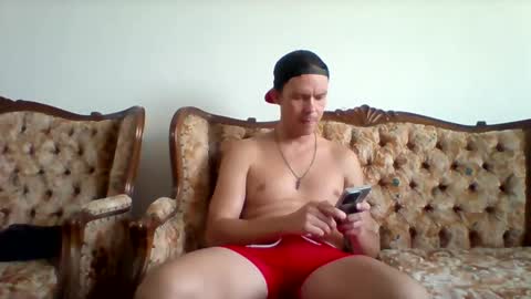 Snapshot of liamrosezn chatting on March 4, 2025, 1:17 pm LiamRose online show from March 4, 2025, 1:17 pm