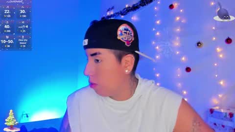 Snapshot of liamsmiith_ chatting on December 23, 2024, 1:40 am Liam online show from December 23, 2024, 1:40 am