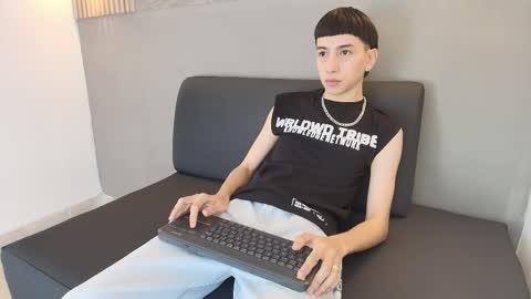 lian_cameron online show from January 12, 2026, 3:56 am