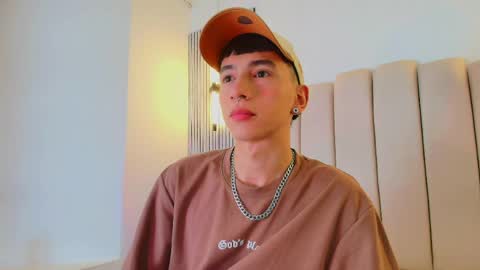 Snapshot of lian_cameron chatting on May 8, 2026, 4:07 am lian_cameron online show from May 8, 2026, 4:07 am