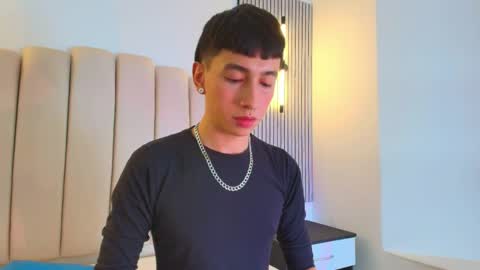 Snapshot of lian_cameron chatting on May 13, 2026, 11:55 pm lian_cameron online show from May 13, 2026, 11:55 pm