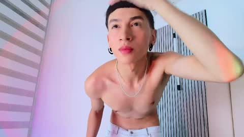 Snapshot of lian_cameron chatting on June 3, 2026, 3:53 am lian_cameron online show from June 3, 2026, 3:53 am