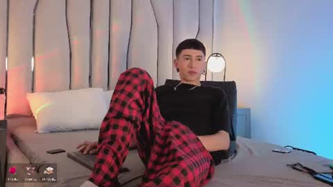 Snapshot of lian_cameron chatting on June 25, 2026, 4:12 am lian_cameron online show from June 25, 2026, 4:12 am