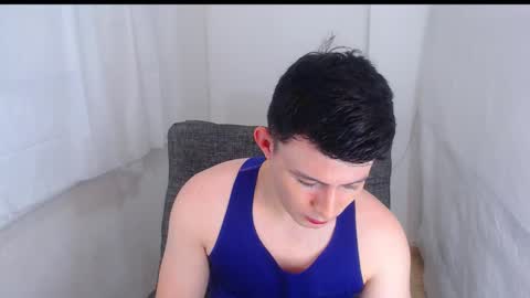 lian_eathan online show from February 1, 2026, 3:32 pm