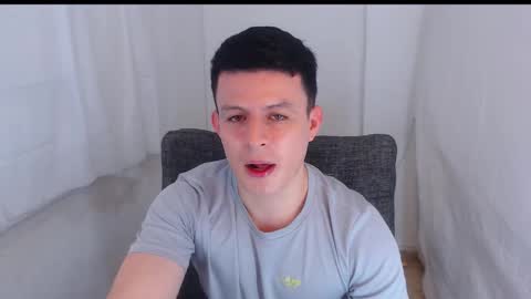 lian_eathan online show from February 2, 2026, 8:40 pm