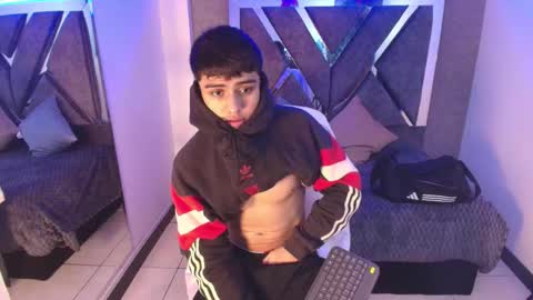 lian online show from September 18, 2025, 3:52 am