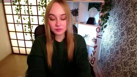 Liana online show from December 23, 2024, 2:13 am