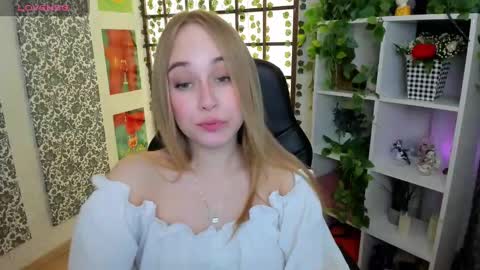 Liana online show from March 5, 2025, 2:03 am