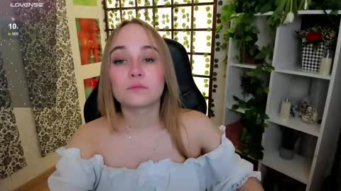 Liana online show from March 9, 2025, 2:07 am