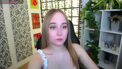 Liana online show from March 11, 2025, 2:10 am