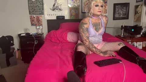 Snapshot of lianaslut69 chatting on June 19, 2026, 9:24 am lianaslut69 online show from June 19, 2026, 9:24 am