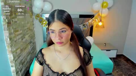 LIANE online show from October 28, 2025, 8:11 pm