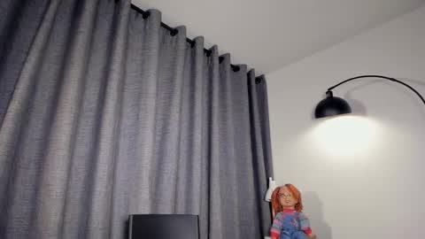 lianewhite online show from November 13, 2025, 12:20 am