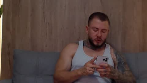 lianjones9 online show from February 20, 2025, 1:46 am