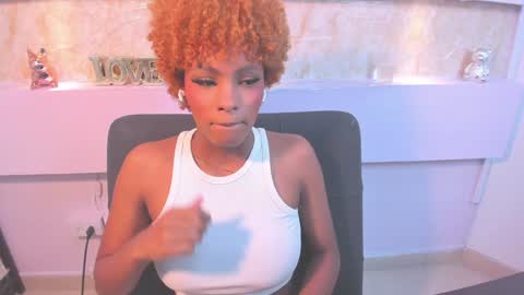 LiannaDixon online show from December 13, 2024, 4:38 pm