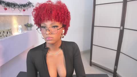 LiannaDixon online show from December 28, 2024, 1:59 pm