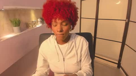 LiannaDixon online show from January 5, 2025, 7:07 pm