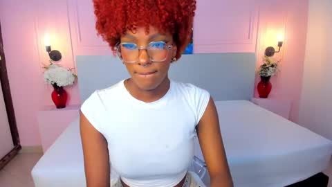 LiannaDixon online show from January 28, 2025, 2:42 pm