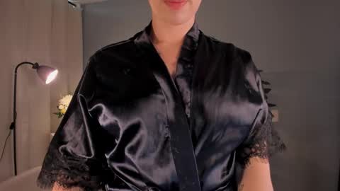 Snapshot of liapearce chatting on February 19, 2026, 2:02 pm Lia online show from February 19, 2026, 2:02 pm