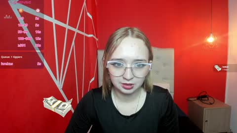 Snapshot of liaroberts1 chatting on December 9, 2024, 12:08 pm Lia Roberts online show from December 9, 2024, 12:08 pm