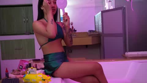 liasuaza online show from March 17, 2026, 12:08 pm