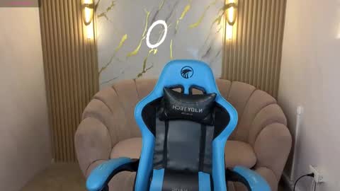 Dani online show from October 3, 2025, 3:14 am