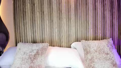  LIA TINK  online show from January 15, 2026, 4:55 pm