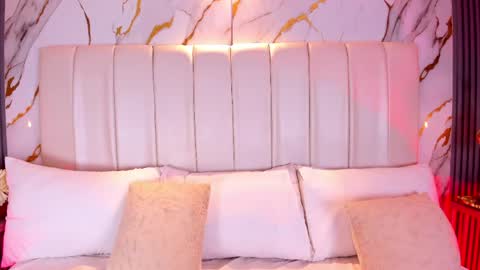  LIA TINK  online show from March 27, 2026, 11:32 am