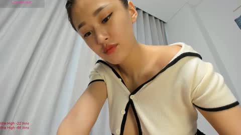 Snapshot of liavee chatting on February 17, 2025, 3:15 am Lia online show from February 17, 2025, 3:15 am