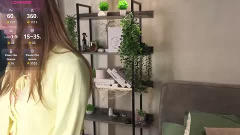 Snapshot of libbienoffsinger chatting on June 19, 2026, 1:21 am Ada online show from June 19, 2026, 1:21 am