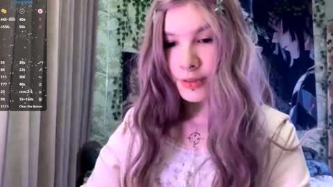 Lola online show from September 23, 2025, 7:06 pm