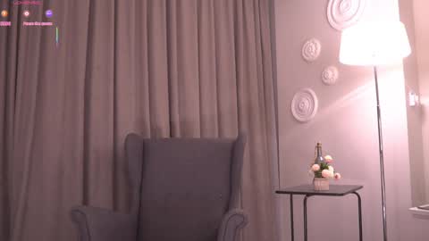 Elena online show from October 19, 2025, 11:49 pm