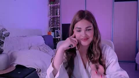 libra_mia online show from September 26, 2025, 6:28 am