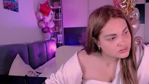 libra_mia online show from October 26, 2025, 4:40 am