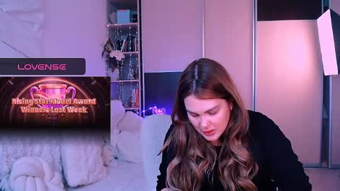 libra_mia online show from March 25, 2026, 12:22 pm