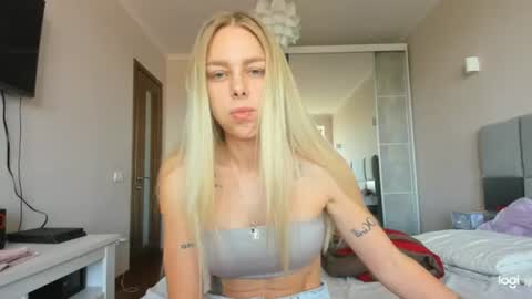 Snapshot of library_girl chatting on June 21, 2026, 10:29 am Anna online show from June 21, 2026, 10:29 am