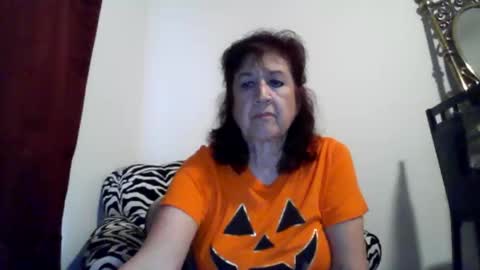 librawoman online show from October 27, 2025, 7:51 pm