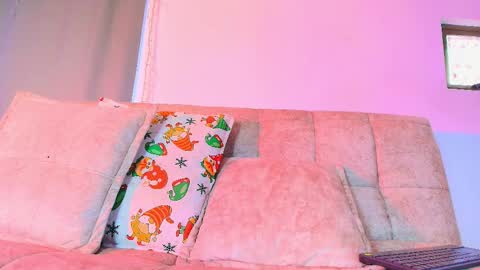 Valentina Hall online show from December 18, 2025, 11:38 am