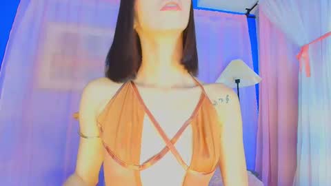 Valentina Hall online show from March 25, 2026, 11:38 am
