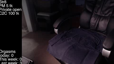 Snapshot of liebestool8 chatting on February 5, 2025, 12:06 pm liebestool8 online show from February 5, 2025, 12:06 pm