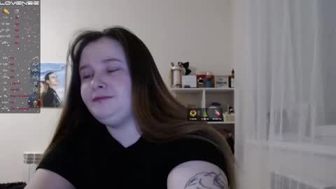 light_lunaa online show from February 9, 2025, 8:11 am