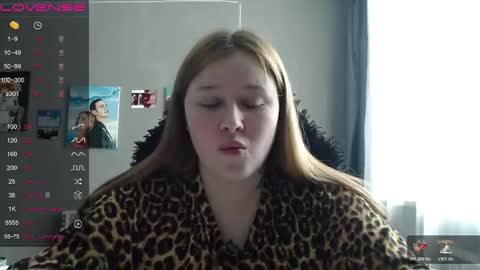 light_lunaa online show from March 8, 2026, 10:41 am