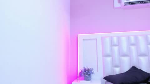 Snapshot of liia_collins chatting on April 18, 2026, 5:50 pm Lia online show from April 18, 2026, 5:50 pm