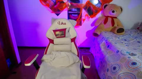 Snapshot of lika_little3 chatting on November 3, 2025, 2:46 am Liika online show from November 3, 2025, 2:46 am